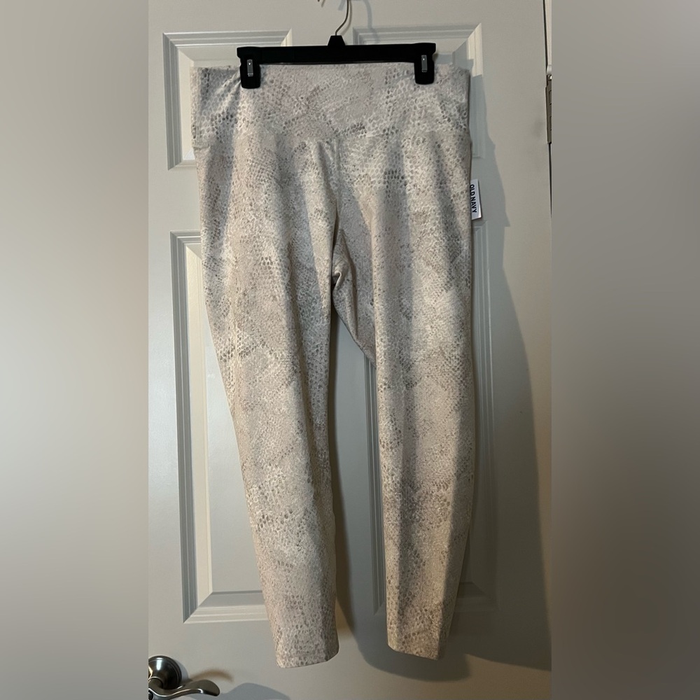 NWT Old Navy Powersoft high rise ankle leggings. Size XL.